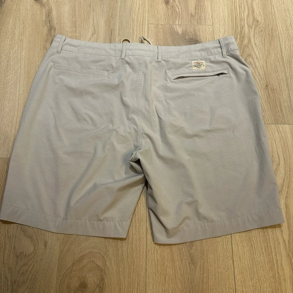 Faherty All Day Short Men 40 Gray 8